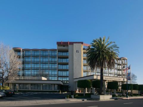 Oakland Airport Executive Hotel