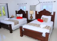 Redknot Manor Guest House/Hotel Hotels near Little Inagua National Park