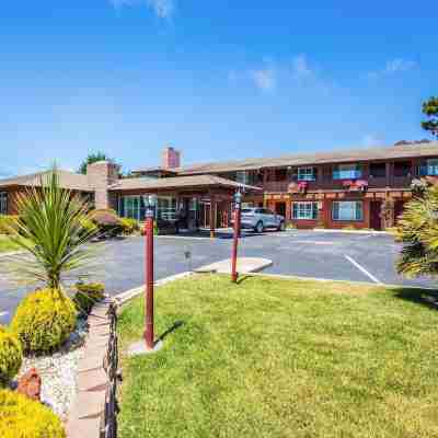 Clarion Collection Wilkie's Inn Pacific Grove - Monterey Hotel Exterior