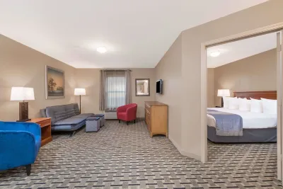 Days Inn & Suites by Wyndham Sellersburg Hotel di Clark County