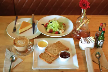 Gulf Hotel Colaba Отели рядом с достопримечательностью «Гейтуэй Оф Индия Мамбай»