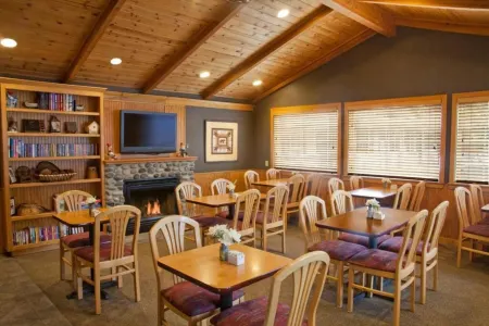 Poulsbo Inn & Suites