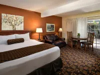 Inn by the Harbor Hotel dekat Pantai Leadbetter