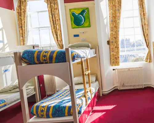 Castle Rock Hostel - Adults Only Hotels near Central Library