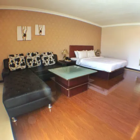 Grand Hoyah Hotel