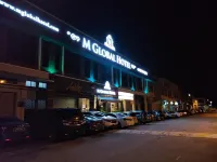M Global Hotel - parking