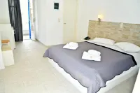 Glaronisia Hotel
