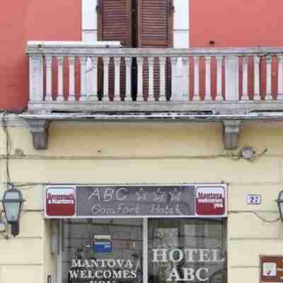 Hotel Mantegna Stazione Hotel Exterior