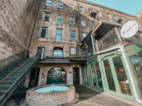 River Street Inn Hotels near Savannah River