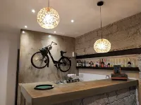 Holzer II - bar