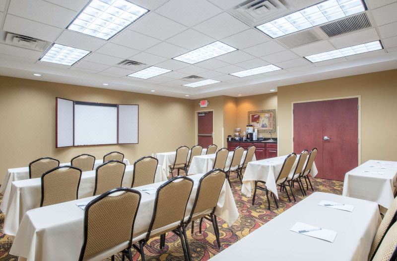 Hampton Inn & Suites Oklahoma City-South photo 4