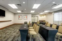Homewood Suites by HIlton Port St. Lucie-Tradition - parking