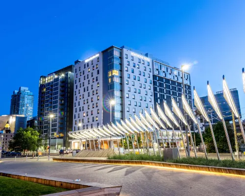 Hilton Garden Inn Calgary Downtown โรงแรมใกล้บีเอ็มโอ เซ็นเตอร์