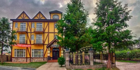 Brest Bed & Breakfast Отели в г. Наньтоу