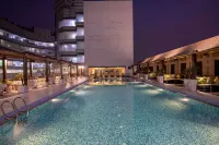 Radisson Blu Kaushambi Delhi NCR - Pools