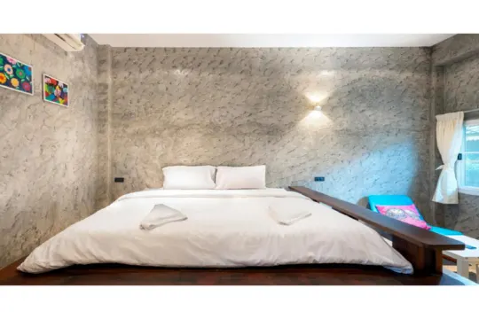 ห้องดีลักซ์ เตียงใหญ่ 1 เตียง