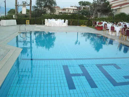 Santa Beach Hotel