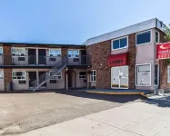 Econo Lodge Inn & Suites Drumheller - 2-Star