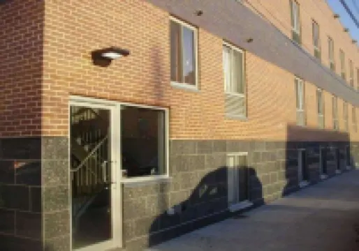 Rodeway Inn Near JFK Airport Отели рядом с достопримечательностью «Железнодорожная станция JFK Air Train»