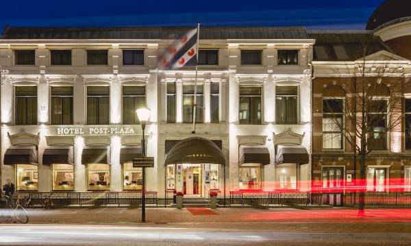 Post-Plaza Hotel & Grand Café