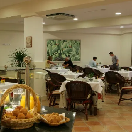 Apartamentos Jardín del Conde