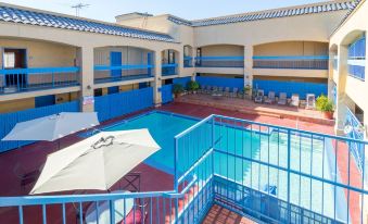 Days Inn & Suites by Wyndham Artesia