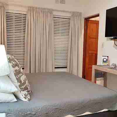 Six Valk Avenue Guest House Rooms