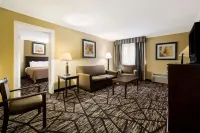 Quality Inn and Suites Fairgrounds - Syracuse Hotels in Baldwinsville