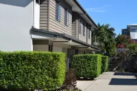 Gladstone Heights Executive Apartments Hotels near Heron Island ferry terminal