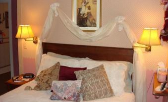 Rocking Horse Inn - Housity