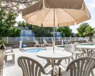 Comfort Suites Red Bluff Near I-5 - Pools