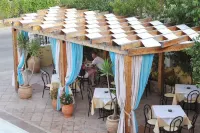 Makis Louvlis Apartments