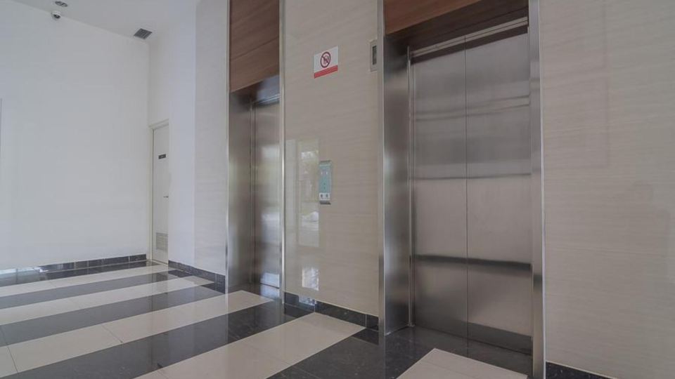 RedDoorz Apartment @ Sentul Tower