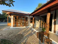 Lan Long Khao Cafe & Resort Hotels in San Pa Tong District