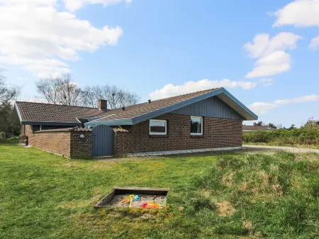 "Aurelia" - 500m to the Fjord