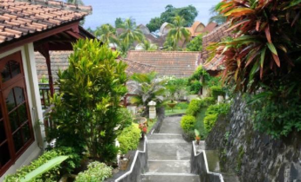 Puri Bunga Beach Cottages