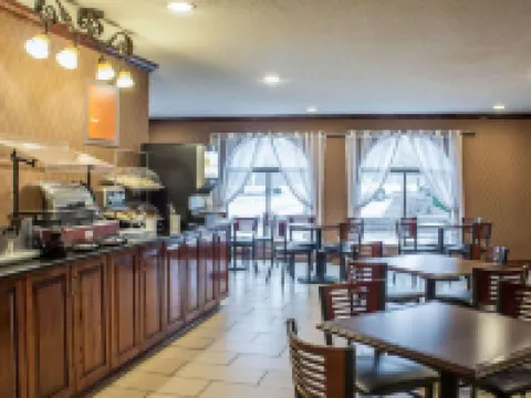 คอมฟอร์ตอินน์ ฟาแยตวิลล์ ไอ-95 โรงแรมในเฟย์เอตต์วิลล์