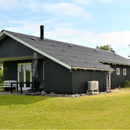 "Kustaa" - 1km from the Sea