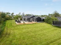 "Ika" - 600m from the Sea Hotels in Saeby