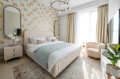 Modern & Chic 2Bedroom with Balcony Dubai Creek Hotel di Dubai Festival City