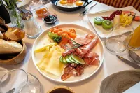 Hotel Tannbergerhof im Zentrum Von Lech - breakfast