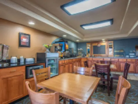 AmericInn by Wyndham Windsor Ft. Collins Hotels in Windsor