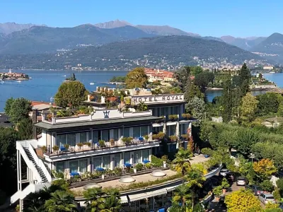 Hotel Royal Отели рядом с достопримечательностью «Centro Internazionale di Studi Rosminiani»