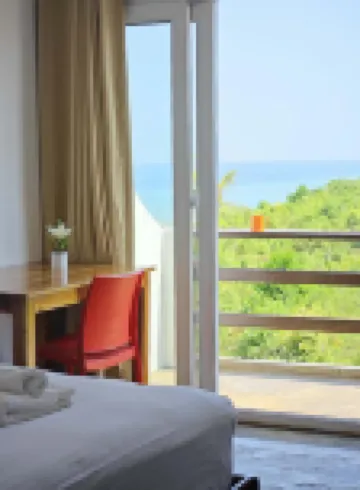 Uncle Panda Diving & Lounge