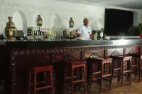 Jacaranda Indian Ocean Beach Resort - bar