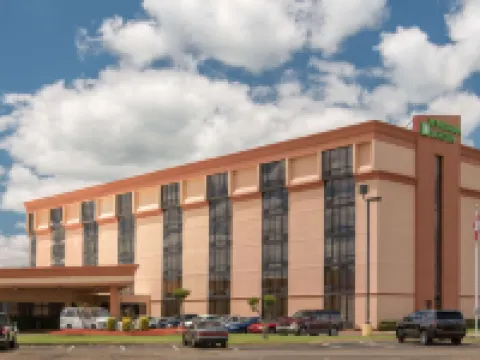 วินด์แฮมการ์เด้น เท็กซาร์แคนา โรงแรมในเท็กซาร์คานา