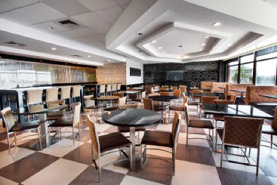 Travelodge by Wyndham Avenel Woodbridge