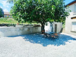 Gîte du Moulin Brochat 3 with Jacuzzi Area