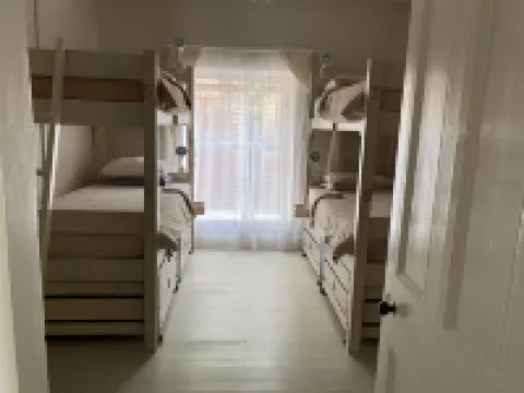 Cozy Crner Kitehouse