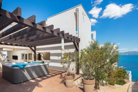 Luxury at Villa Cama - Your Dream Vacation Rental! Отели в г. Posedarje